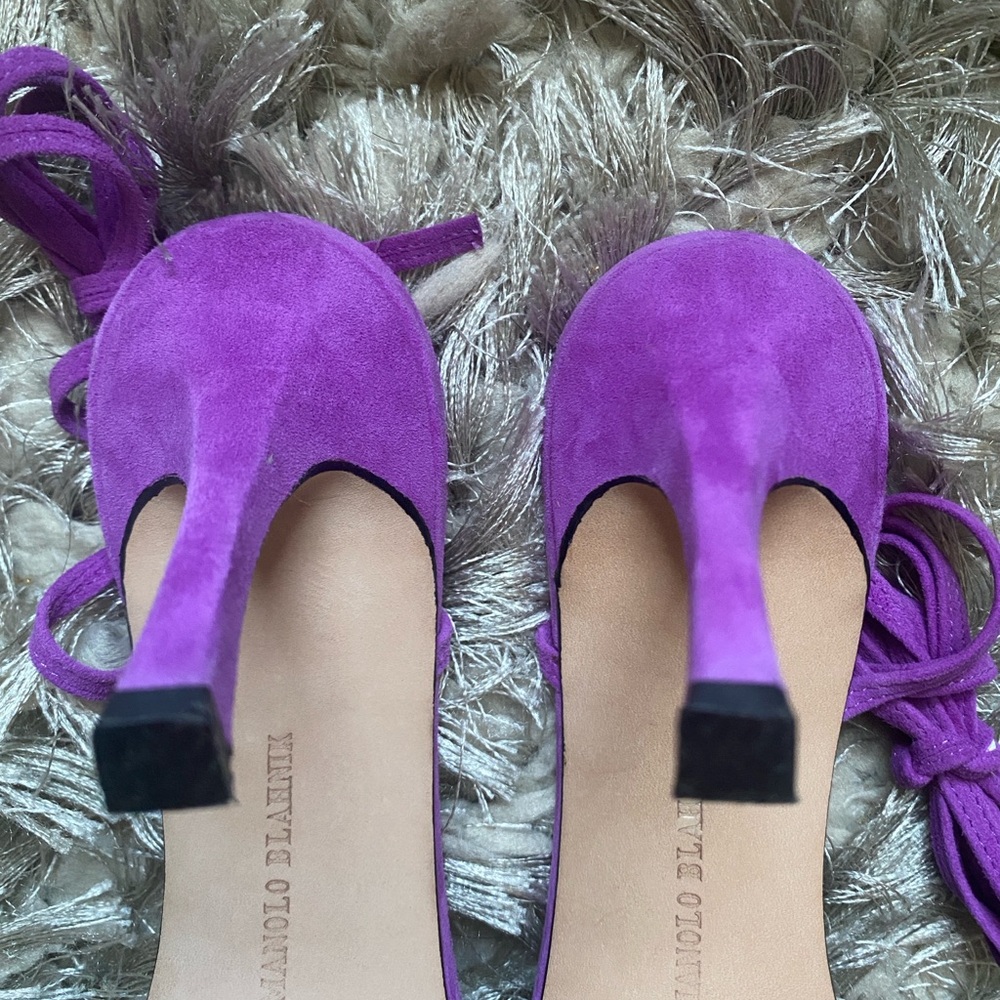 Manolo Blahnik Violet Suede Tie-Strap Heels - Picture 3 of 4